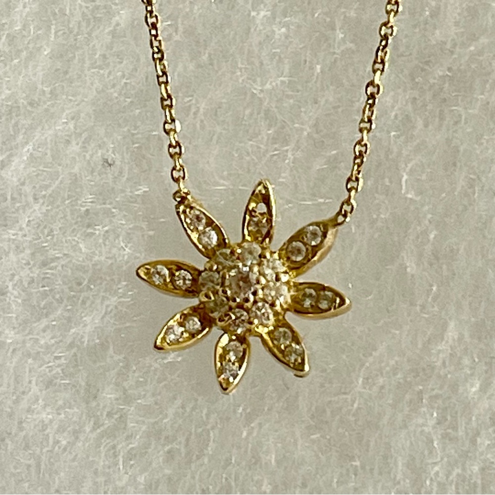 Solid 18k 18kt yellow gold diamond sunburst flower pendant necklace - Picture 6 of 9